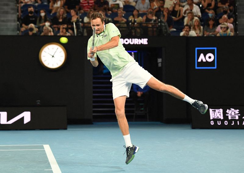 &copy; Reuters. Daniil Medvedev durante partida contra Nick Kyrgios no Aberto da Austrália
20/01/2022 REUTERS/Morgan Sette