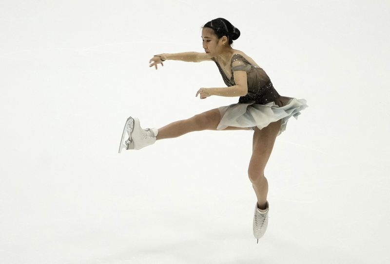 &copy; Reuters. 　フィギュアスケートの四大陸選手権は２０日、タリンで女子ＳＰを行い、２０１７年大会優勝の三原舞依がトップに立った（２０２２年　ロイター）