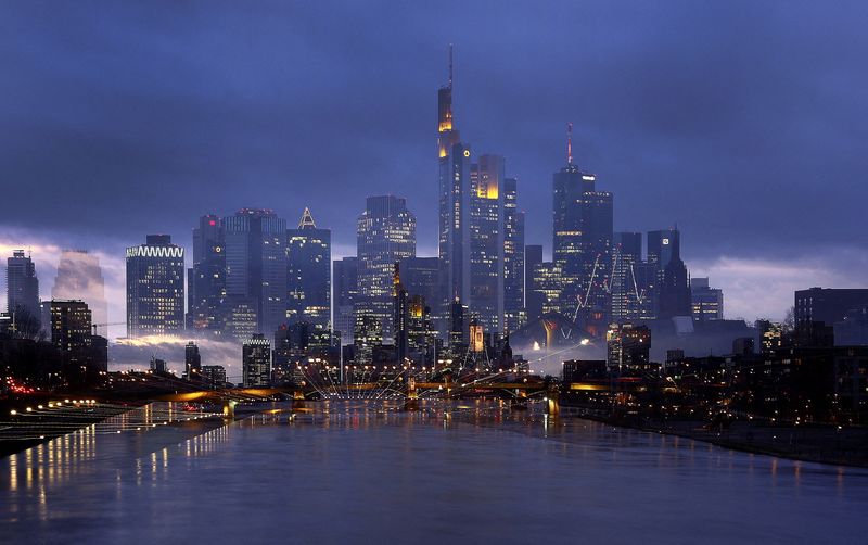 &copy; Reuters. FILE PHOTO: The Frankfurt skyline is pictured, as the spread of the coronavirus disease (COVID-19) continues, in Frankfurt, Germany, January 5, 2022.  REUTERS/Kai Pfaffenbach