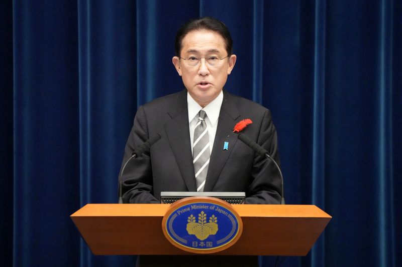 &copy; Reuters. FILE PHOTO: Japanese Prime Minister Fumio Kishida speaks during a news conference at the prime minister's official residence in Tokyo, Japan October 14, 2021. Eugene Hoshiko/Pool via REUTERS