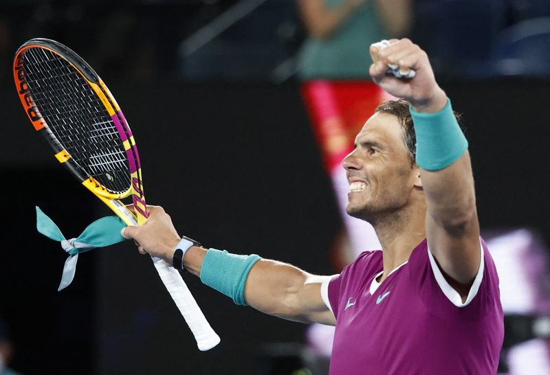 &copy; Reuters. Tenis - Open de Australia - Melbourne Park, Melbourne, Australia - 21 de enero de 2022 Rafael Nadal celebra la victoria contra el ruso Karen Khachanov REUTERS/Asanka Brendon Ratnayake