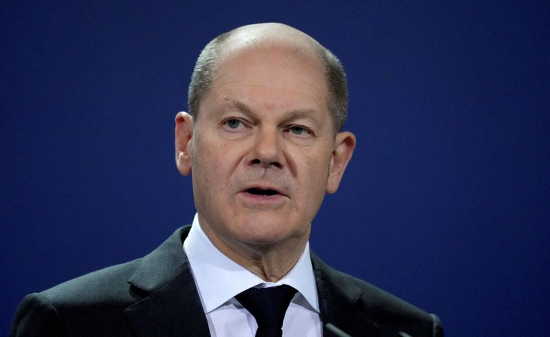 Germany's Scholz says raising minimum wage a matter of respect