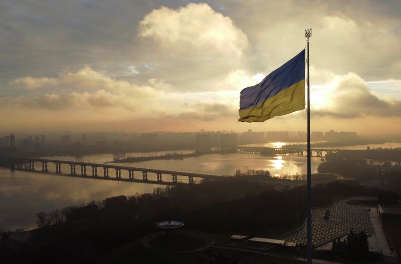 © Reuters. Ukraine's biggest national flag on the country's highest flagpole is seen at a compound of the World War II museum in Kyiv, Ukraine, December 16, 2021. Picture taken with a drone.  REUTERS/Valentyn Ogirenko