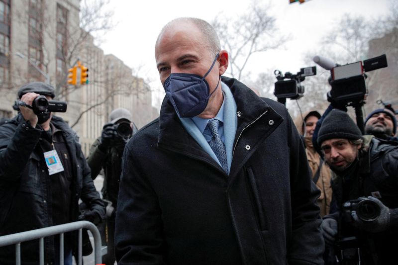 © Reuters. Former attorney Michael Avenatti arrives for his criminal trial, at the United States Courthouse in the Manhattan borough of New York City, U.S., January 24, 2022. REUTERS/Brendan McDermid