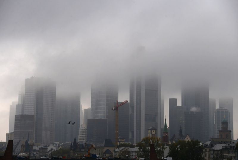 &copy; Reuters. The skyline of the banking district is pictured in Frankfurt, October 13, 2014.  REUTERS/Ralph Orlowski 