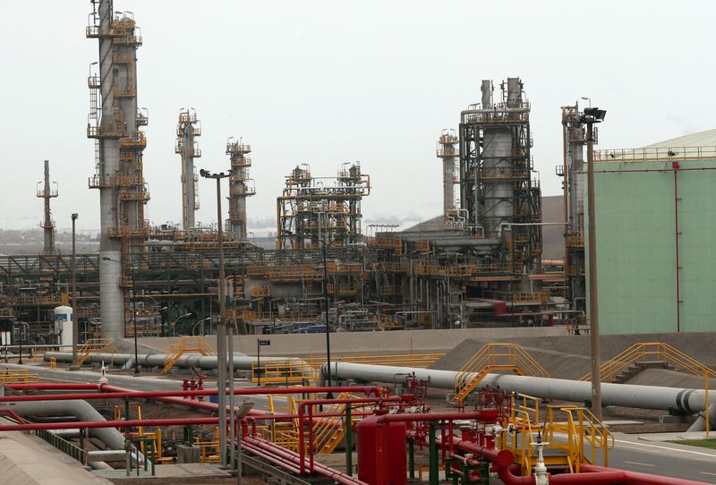 &copy; Reuters. Imagem de arquivo de uma vista geral da refinaria La Pampilla do Grupo Repsol em Callao, Peru
14/11/2018
REUTERS/Mariana Bazo