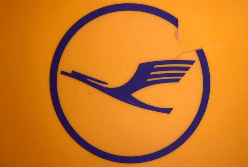 &copy; Reuters. FILE PHOTO: A scratched logo of German air carrier Lufthansa is seen at Frankfurt Airport as the spread of the coronavirus disease (COVID-19) continues in Frankfurt, Germany, November 6, 2020, REUTERS/Kai Pfaffenbach