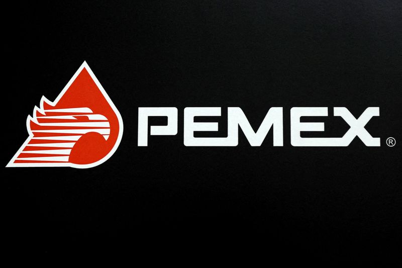 &copy; Reuters. FILE PHOTO: Pemex logo is pictured during the launch of a new franchise and commercial strategy by Pemex, in Mexico City, Mexico, November 15, 2017. REUTERS/Edgard Garrido/File Photo