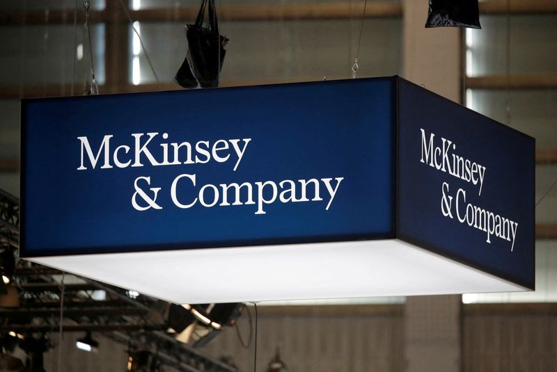 &copy; Reuters. El logotipo de la firma de consultoría McKinsey and Company en un evento de Viva Tech, en París