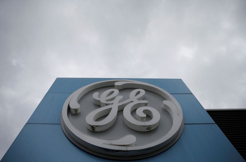 &copy; Reuters. General Electric Co a déclaré mardi tabler sur une hausse de son bénéfice et de flux de trésorerie disponible cette année, après avoir fait état d'un bénéfice trimestriel supérieur aux attentes. /Photo d'archives/REUTERS/Vincent Kessler