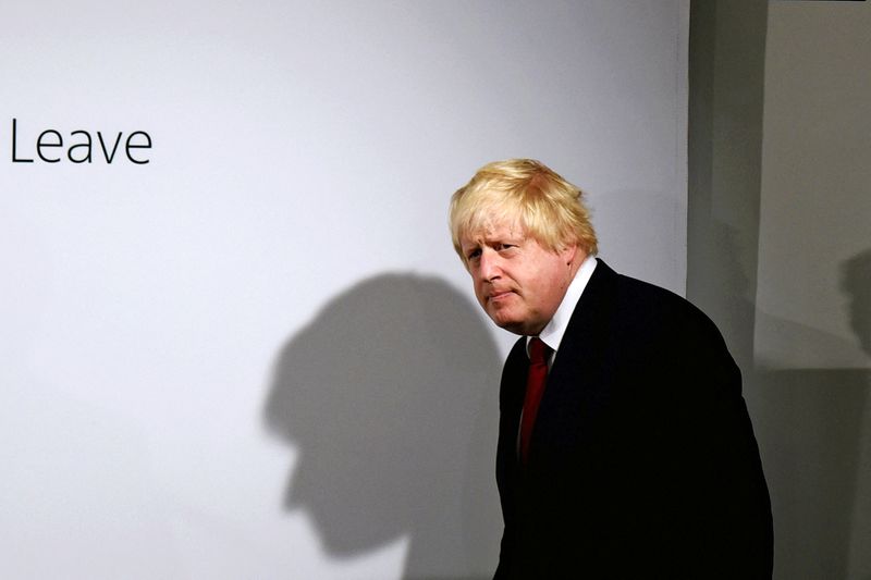 © Reuters. Vote Leave campaign leader Boris Johnson arrives to speak at the group's headquarters in London, Britain June 24, 2016.     REUTERS/Mary Turner/Pool


