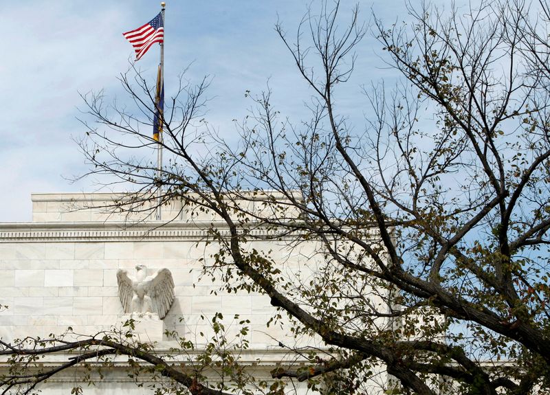 &copy; Reuters. FILE PHOTO: A view of the Federal Reserve Building in Washington, September 16, 2008.  REUTERS/Jim YOUNG/File Photo