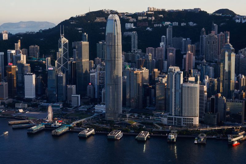 &copy; Reuters. Una vista general de Two International Finance Centre (IFC), la sede de HSBC y el Banco de China en Hong Kong