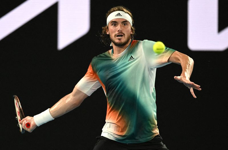 &copy; Reuters. Stefanos Tsitsipas durante partida contra Jannik Sinner no Aberto da Austrália
26/01/2022 REUTERS/Morgan Sette