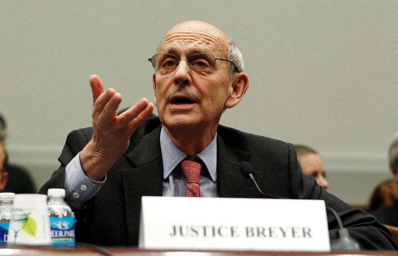 © Reuters. FILE PHOTO: Supreme Court Justice Stephen Breyer testifies before a House Judiciary Commercial and Administrative Law Subcommittee hearing on 
