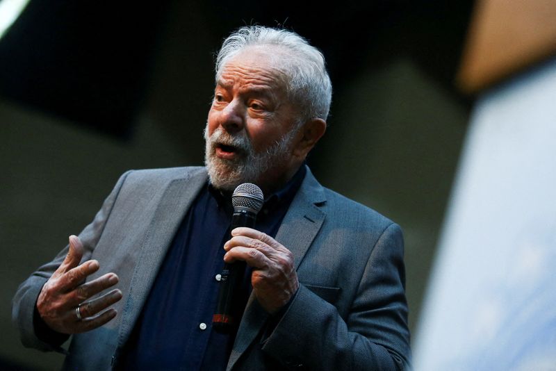 &copy; Reuters. Ex-presidente Luiz Inácio Lula da Silva discursa durante congresso da Força Sindical em São Paulo
08/12/2021 REUTERS/Carla Carniel