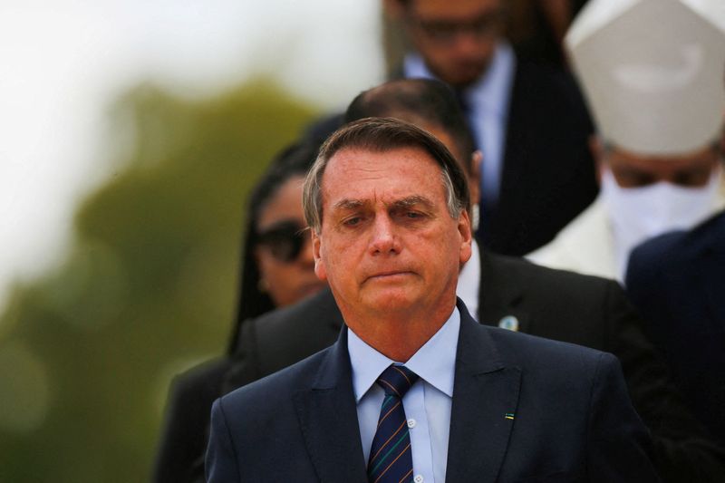 &copy; Reuters. Presidente Jair Bolsonaro após missa de sétimo dia de sua mãe em  Brasília
27/01/2022 REUTERS/Adriano Machado