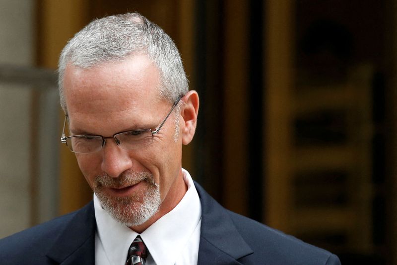 &copy; Reuters. FILE PHOTO: Matthew Connolly, a former Deutsche Bank director, exits the Manhattan federal courthouse in New York City, U.S., September 28, 2016. REUTERS/Brendan McDermid/File Photo