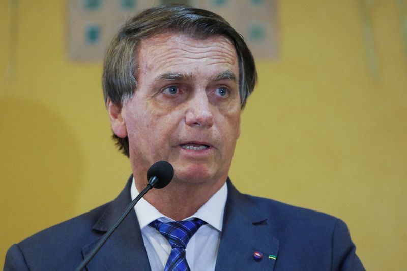 &copy; Reuters. Presidente Jair Bolsonaro durante visita ao Suriname
20/01/2022 REUTERS/Ranu Abhelakh