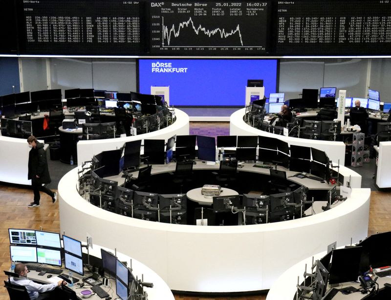 &copy; Reuters. FILE PHOTO: The German share price index DAX graph is pictured at the stock exchange in Frankfurt, Germany, January 25, 2022.    REUTERS/Staff