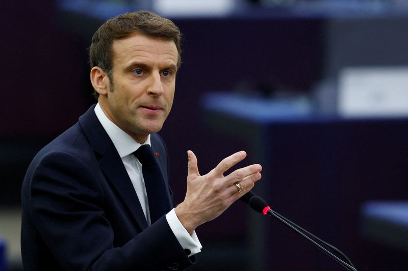 &copy; Reuters. French President Emmanuel Macron delivers a speech at the European Parliament at the start of France's presidency of the Council of the European Union, during a plenary session in Strasbourg, France, January 19, 2022. REUTERS/Gonzalo Fuentes