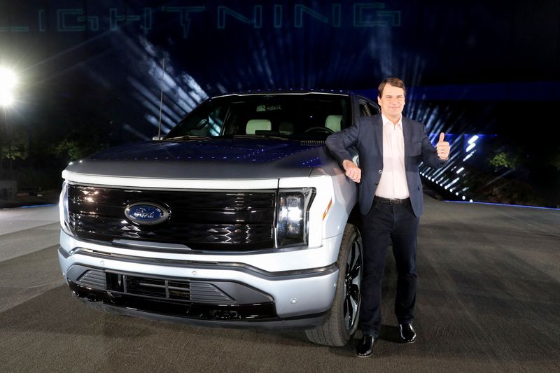 Ford, GM juggle today's challenges with tomorrow's promises