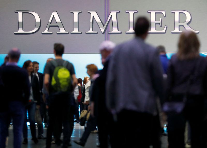 Daimler AG cambia nome in Mercedes-Benz da 1 febbraio