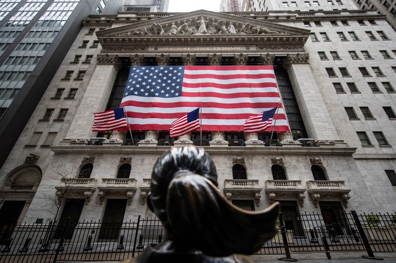 &copy; Reuters. １月２８日、米国株式市場は不安定な値動きとなる中、主要株価３指数は反発。朝方は低調に推移していたものの、ハイテク株が上昇を主導し、年初来の大幅高となった。米株式相場は今週