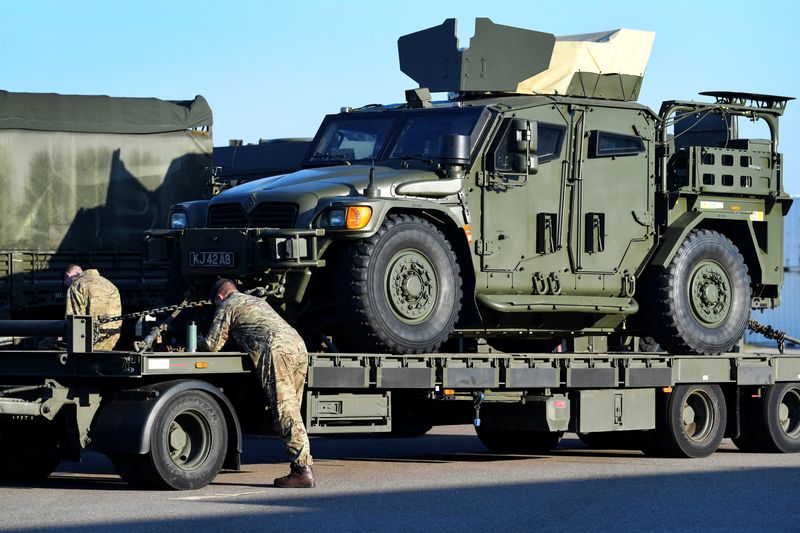 &copy; Reuters. FILE PHOTO: British troops arrive to Hoek van Holland to travel by land to Norway, as part of the NATO's military excercise, in Hoek van Holland, Netherlands October 10, 2018. REUTERS/Piroschka van de Wouw