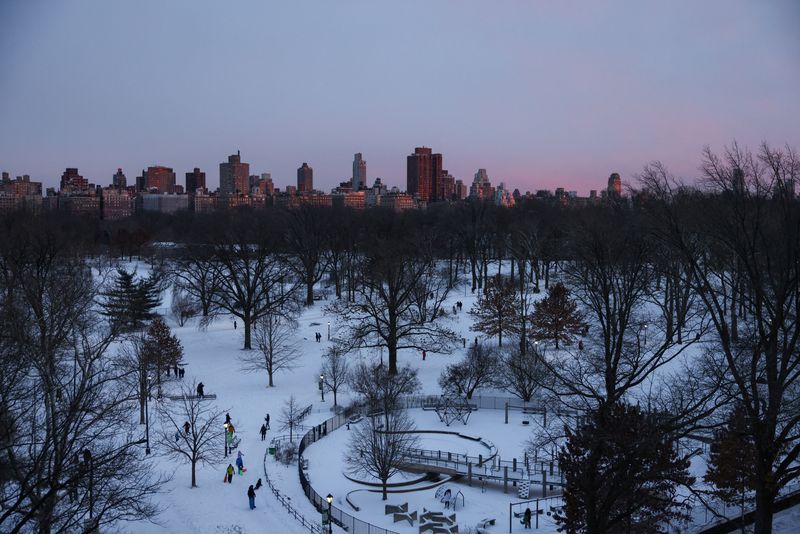 &copy; Reuters. FILE PHOTO: The sun sets over Central Park after a powerful Nor'easter storm hit the region in New York City, U.S., January 29, 2022. REUTERS/Caitlin Ochs