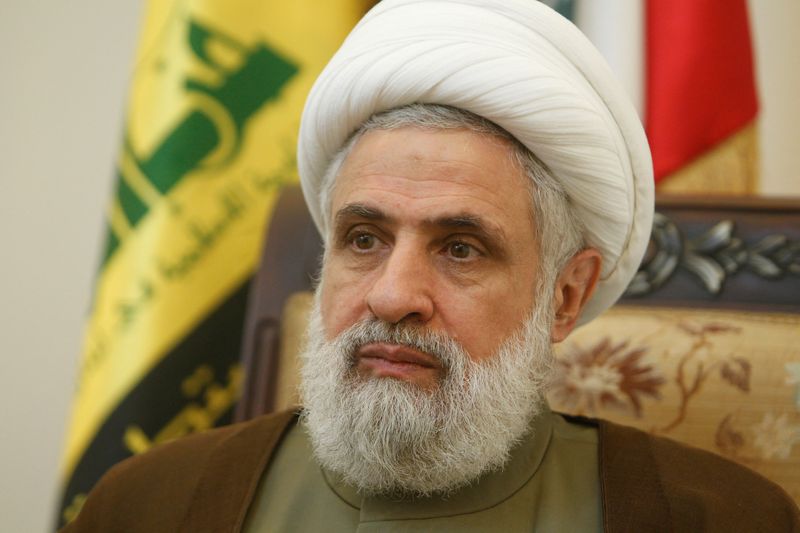 © Reuters. صورة من أرشيف رويترز لنائب زعيم حزب الله الشيخ نعيم قاسم.