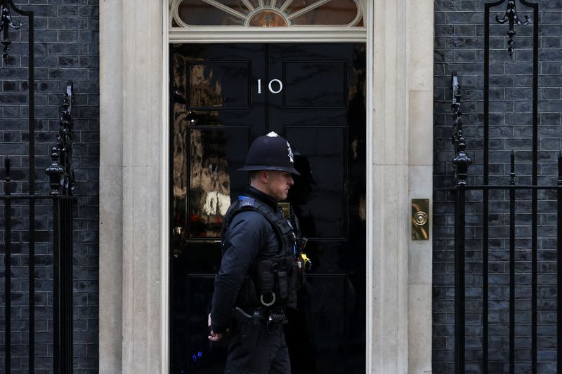 &copy; Reuters. A police officer walks outside Downing Street in London, Britain, January 31, 2022. REUTERS/Henry Nicholls