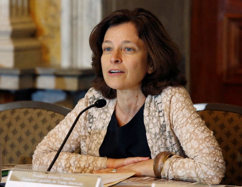 &copy; Reuters. FILE PHOTO: Sarah Bloom Raskin, in her role as deputy Treasury secretary in October 2014, participates in an open meeting of the President's Advisory Council on Financial Capability for Young Americans at the Treasury Department in Washington, October 2, 