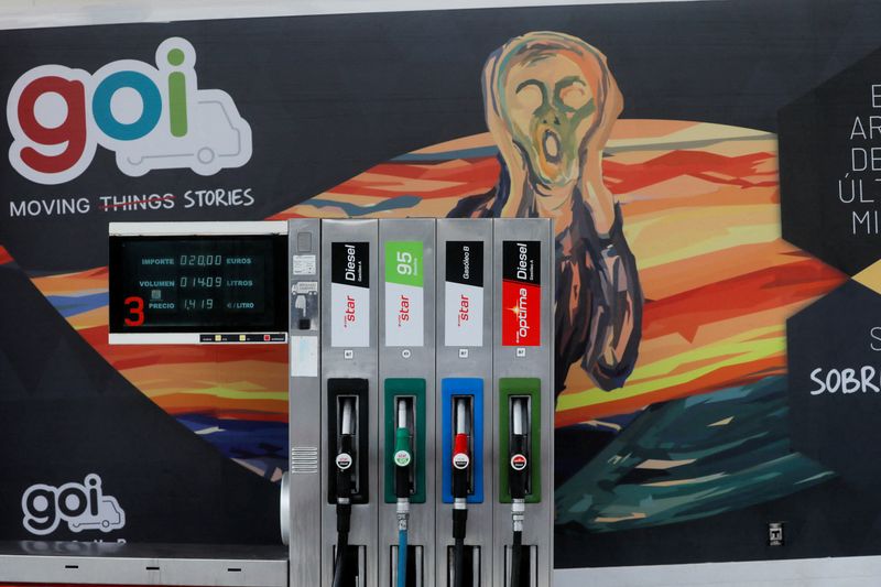 &copy; Reuters. FILE PHOTO: A GOI company truck is seen next to fuel pumps at a Cepsa petrol station in Cuevas del Becerro, Spain, November 29, 2021. REUTERS/Jon Nazca/File Photo