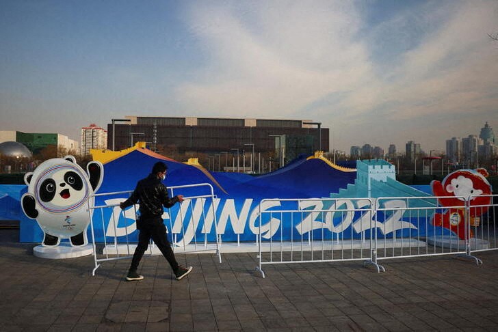 &copy; Reuters. 　４日に開幕する北京冬季五輪の大会組織委員会は１日、厳しい新型コロナウイルス規制のためにチケットの一般販売は見送られたものの、競技場には収容人数の少なくとも３０％の観客を