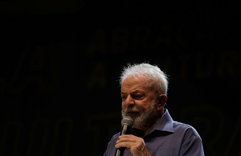 &copy; Reuters. Ex-presidente Luiz Inácio Lula da Silva discursa em evento no Rio de Janeiro
18/12/2019 REUTERS/Ian Cheibub