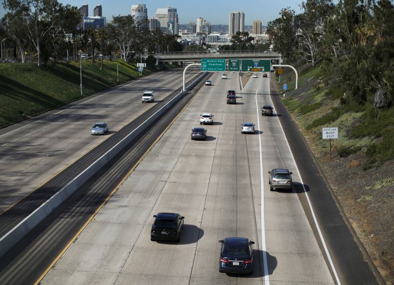 &copy; Reuters. FILE PHOTO: Cars travel north towards Los Angeles on Interstate highway 5 in San Diego, California February 10, 2016. Picture taken February 10. REUTERS/Mike Blake