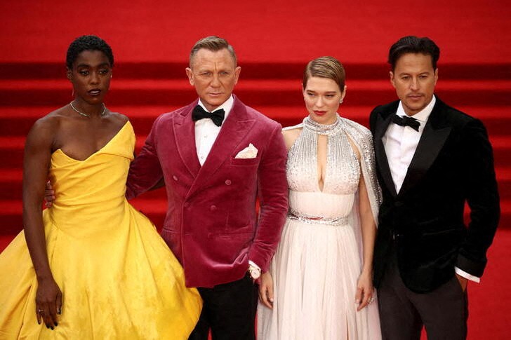 &copy; Reuters. Lashana Lynch, Daniel Craig, Lea Seydoux e o diretor Cary Fukunaga durante estreia do novo filme de James Bond "Sem Tempo Para Morrer", em Londres
28/09/2021 REUTERS/Henry Nicholls