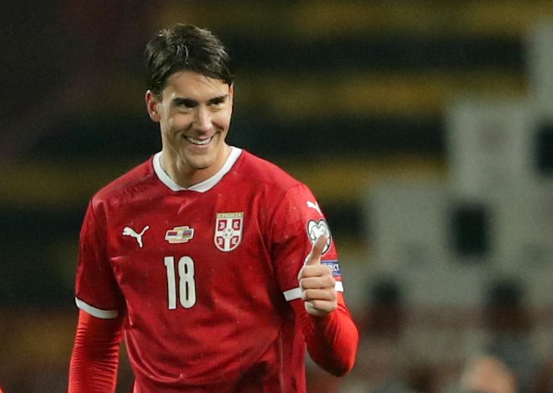 &copy; Reuters. دوسان فلاهوفيتش بقميص منتخب صربيا في مباراة يوم 12 أكتوبر تشرين الأول 2021. رويترز
