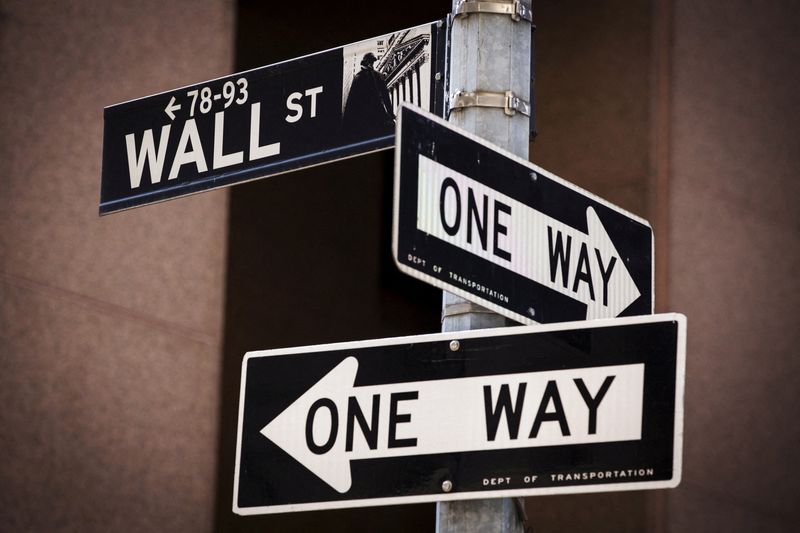 &copy; Reuters. FILE PHOTO: A 'Wall St' sign is seen above two 'One Way' signs in New York August 24, 2015. REUTERS/Lucas Jackson/File Photo