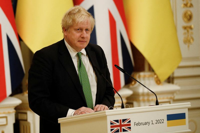 &copy; Reuters. Primeiro-ministro do Reino Unido, Boris Johnson, durante visita à Ucrânia em Kiev
01/02/2022 REUTERS/Peter Nicholls/Pool