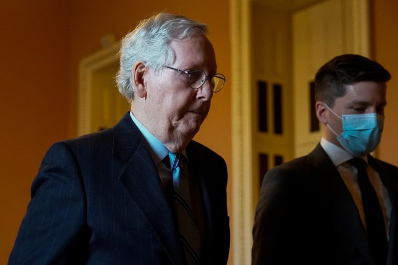 &copy; Reuters. U.S. Senate Minority Leader Mitch McConnell (R-KY) walks to his office at the U.S. Capitol in Washington, U.S., January 19, 2022. REUTERS/Elizabeth Frantz