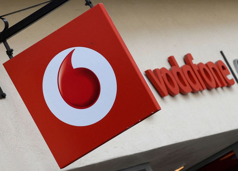 © Reuters. Un negozio Vodafone a Oxford, Gran Bretagna, 16 maggio 2017. REUTERS/Toby Melville

