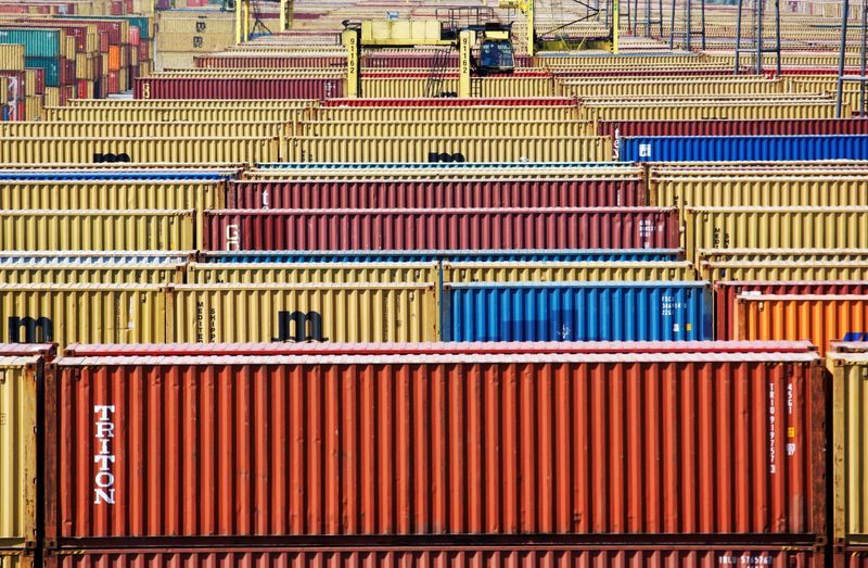 © Reuters. FILE PHOTO: Containers are parked in the port of Antwerp, August 4, 2009.   REUTERS/Francois Lenoir/File Photo