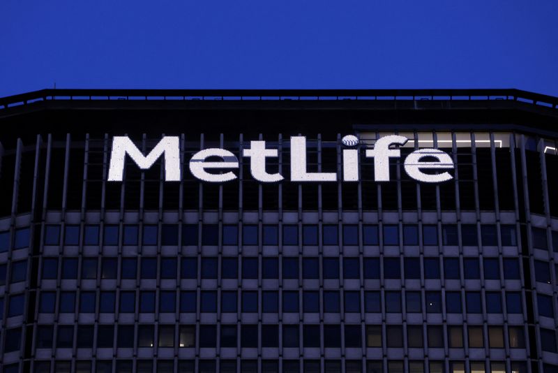 &copy; Reuters. FILE PHOTO: Signage is seen on the MetLife Inc building in Manhattan, New York, U.S., December 7, 2021. REUTERS/Andrew Kelly/File Photo