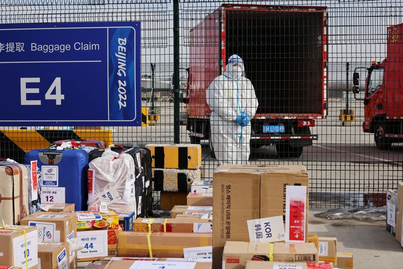 &copy; Reuters. 　北京冬季五輪に向けて実施された１月２３日以降の新型コロナウイルス検査で陽性反応を示した関係者２３２人のうち、１１人が入院したことが明らかになった。北京で１月撮影（２０２