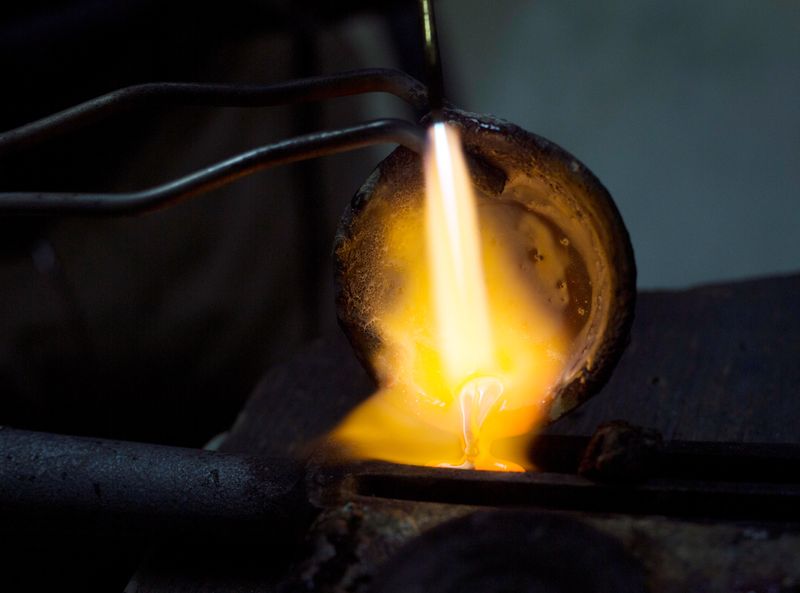 &copy; Reuters. Jeweller S'bhekile Ndlangisa melts silver in Durban, South Africa, January 20, 2018. REUTERS/Rogan Ward