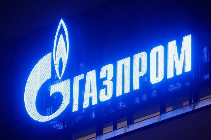 &copy; Reuters. The logo of Gazprom company is seen on the facade of a business centre in Saint Petersburg, Russia January 26, 2022. REUTERS/Anton Vaganov