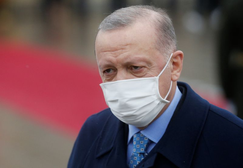 © Reuters. الرئيس التركي رجب طيب أردوغان في كييف يوم الخميس. تصوير: فالنتين اوجيرينكو - رويترز. 