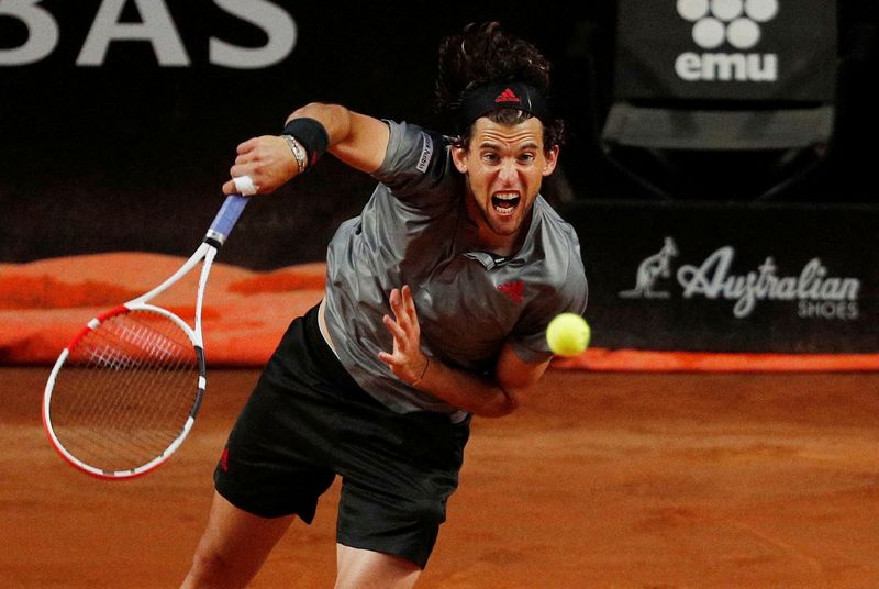 &copy; Reuters. لاعب التنس النمساوي دومينيك تيم خلال بطولة في روما يوم 13 مايو ايار  2021. تصوير: جوليلمو مانجياباني - رويترز.